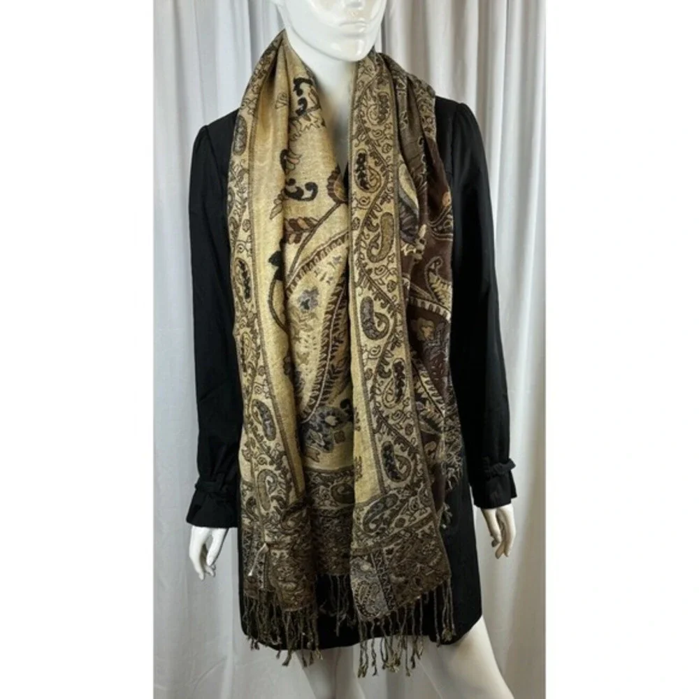 Collection Eighteen Brown Gold Paisley Metallic Pashmina Wrap Scarf Fringe 67-06